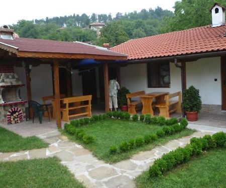 Къща За Гости Боляри Trjawna Exterior foto